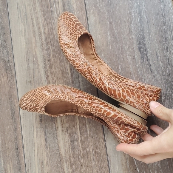 Lucky Brand Emmie Woman Animal print Leather ballet flats shoes sz 8M - Picture 7 of 9